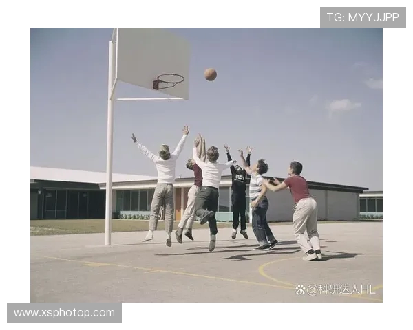 以篮球为核心探讨团队协作精神与竞技魅力在现代体育文化中的重要作用